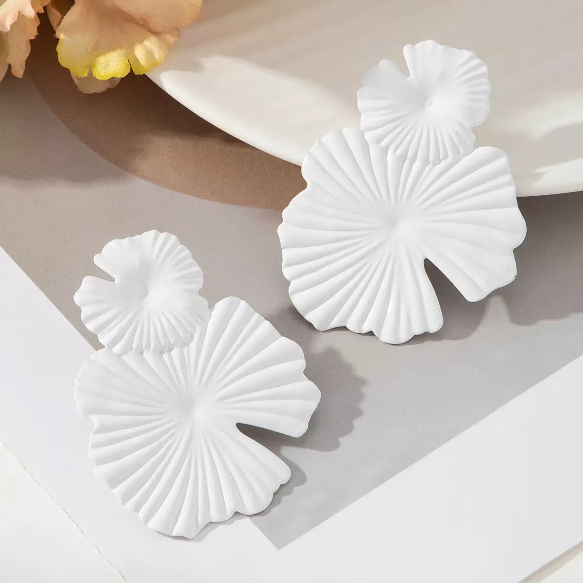 1pair of White Lotus Shaped leaf Earrings